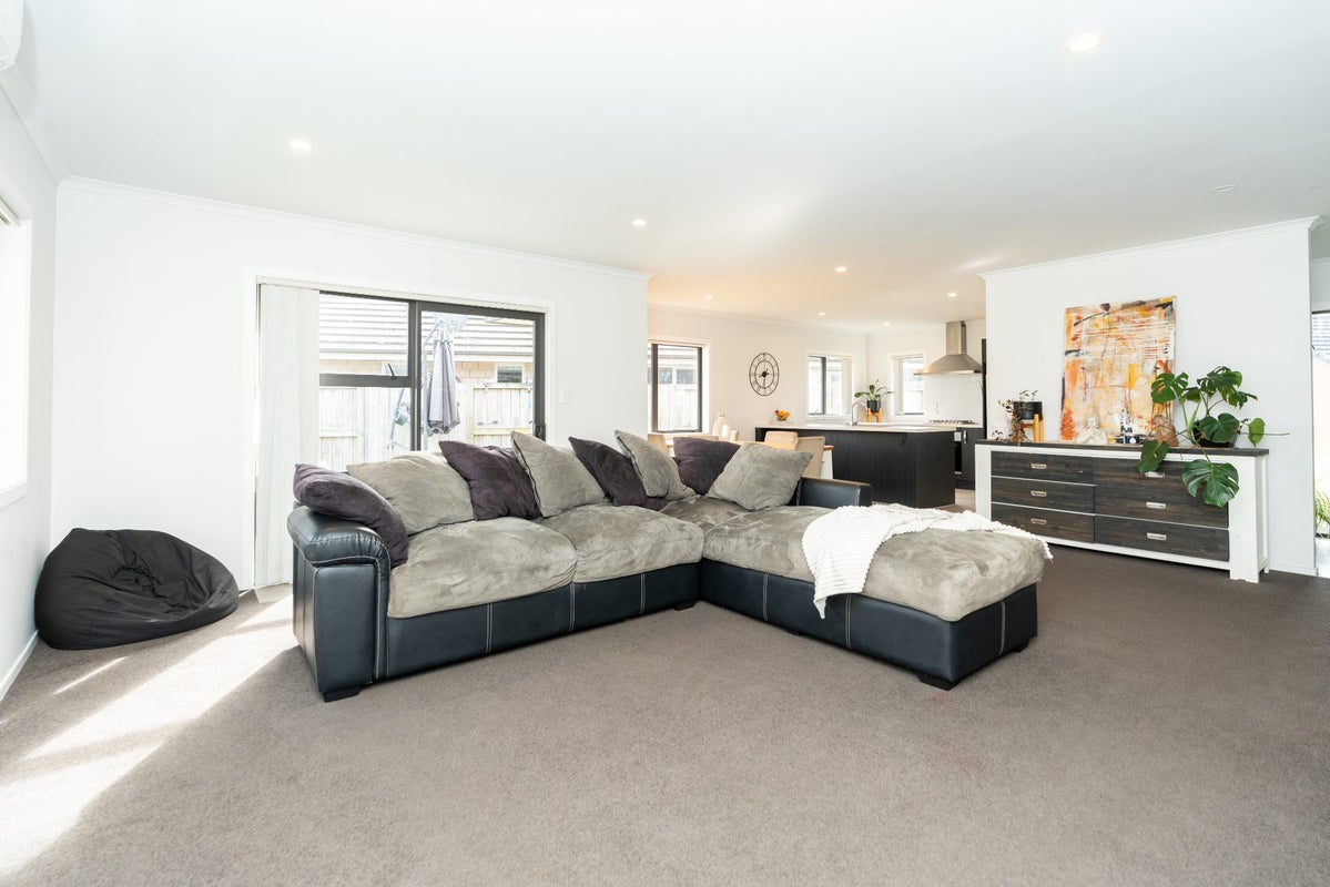 9 Buckley Way, Flagstaff, Hamilton - Carousel 2