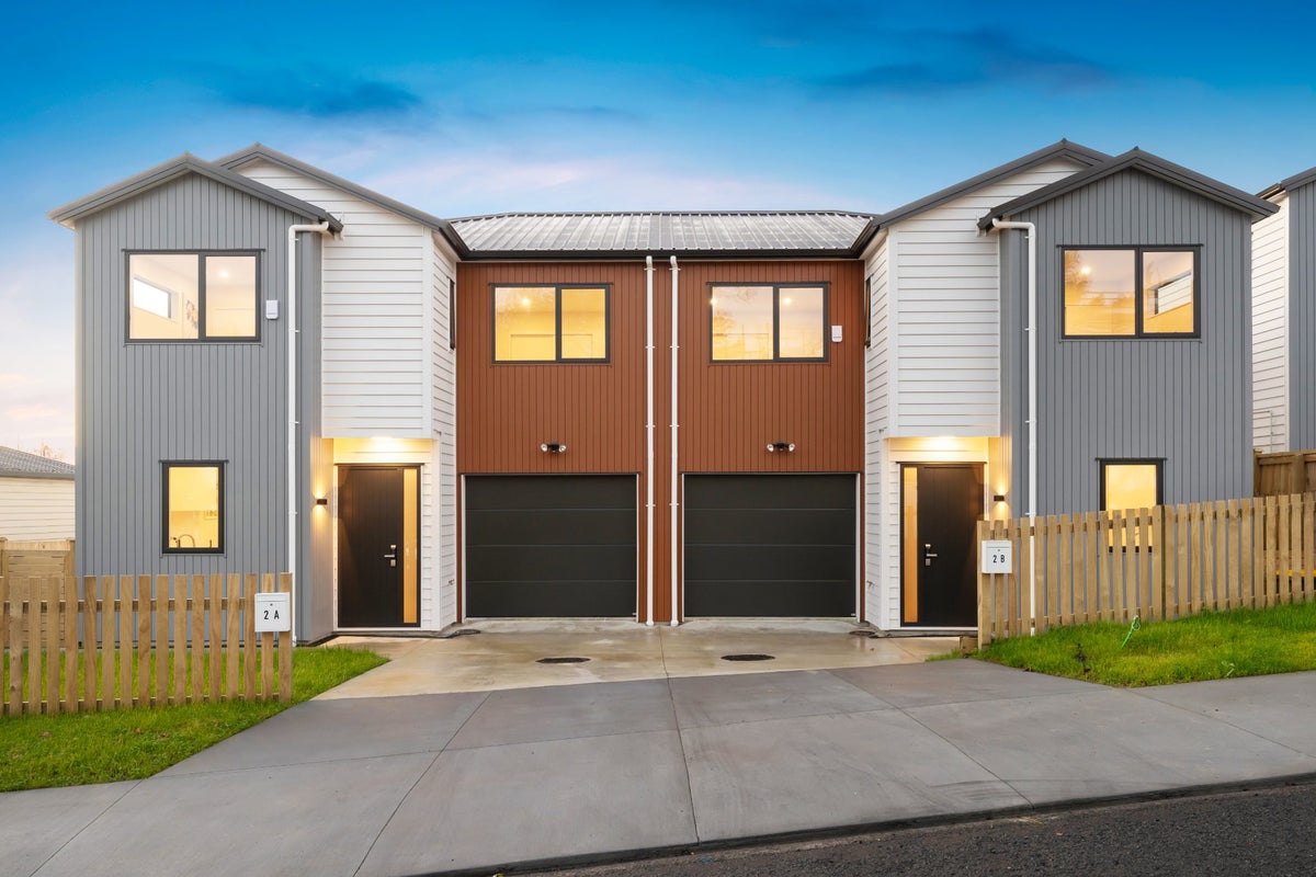2 Terra Nova Street, Glen Eden, Auckland - Carousel 1