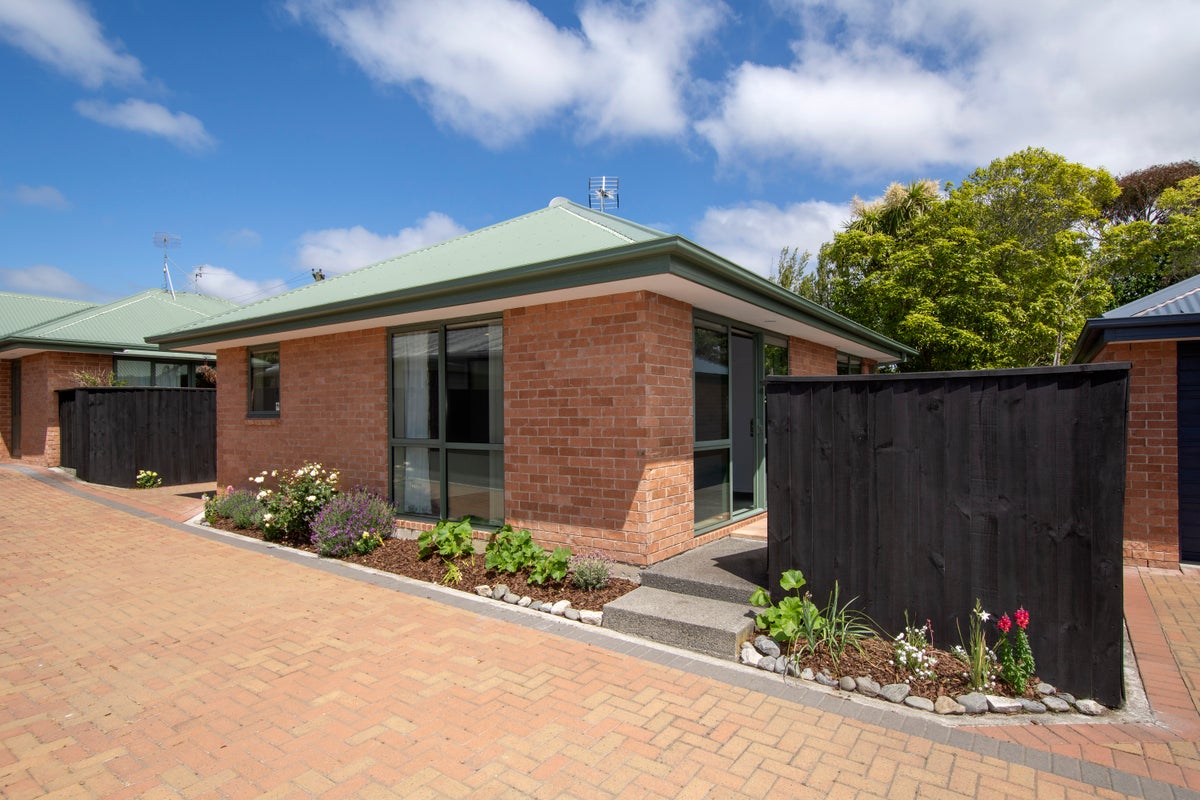 3/6 Wainoni Road, Wainoni, Christchurch - Carousel 1