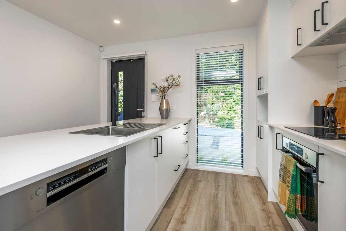 1/63 Hillcrest Avenue, Hillcrest, Auckland - Carousel 2