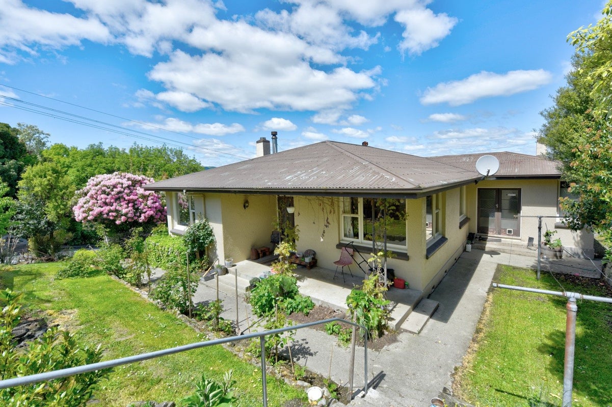 18 Johnston Street, Gore, Gore - Carousel 1