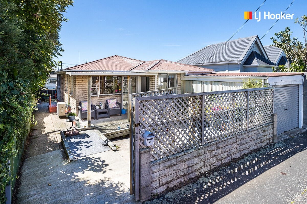 38 Eastbourne Street, Caversham, Dunedin - Carousel 19