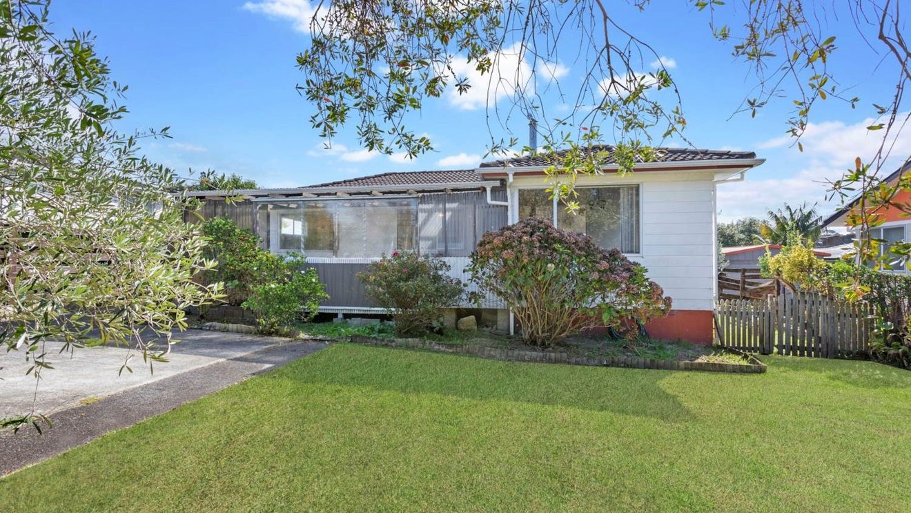 26 Luanda Drive, Ranui, Auckland - Carousel 1