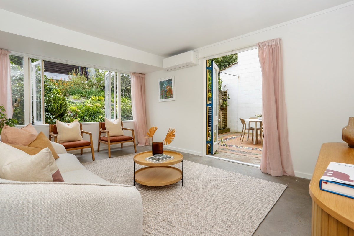 94 Hepburn Street, Freemans Bay, Auckland - Carousel 2
