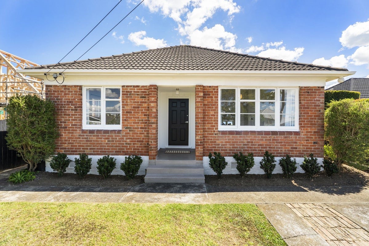 32 Bonnie Brae Road, Meadowbank, Auckland - Carousel 2
