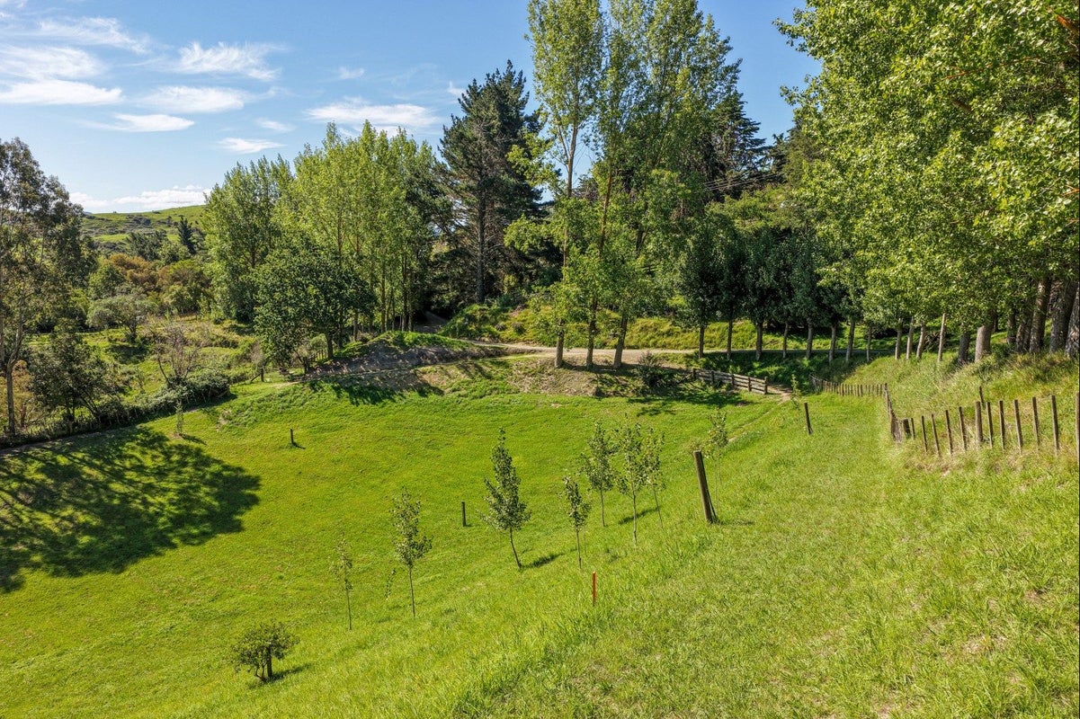 139 Ballantyne Road, Poraiti, Napier - Carousel 2