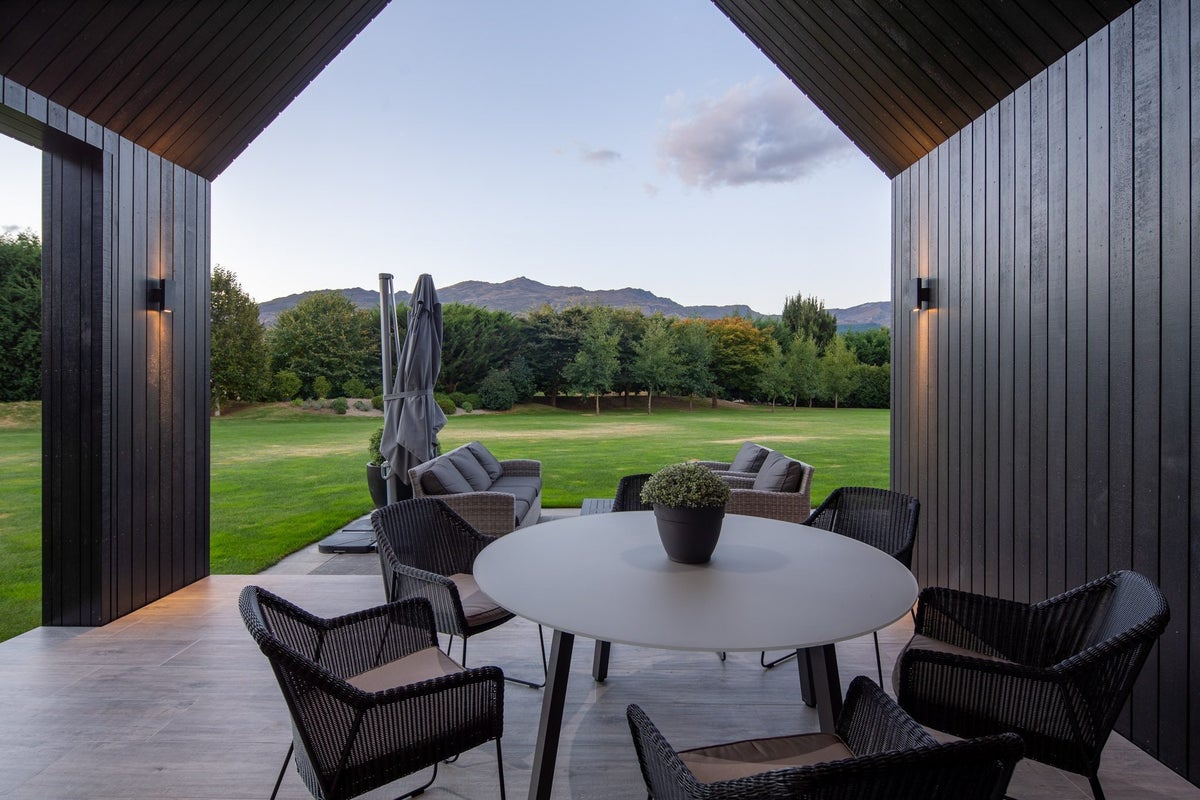 3/130 Domain Road, Speargrass Flat, Queenstown - Carousel 2