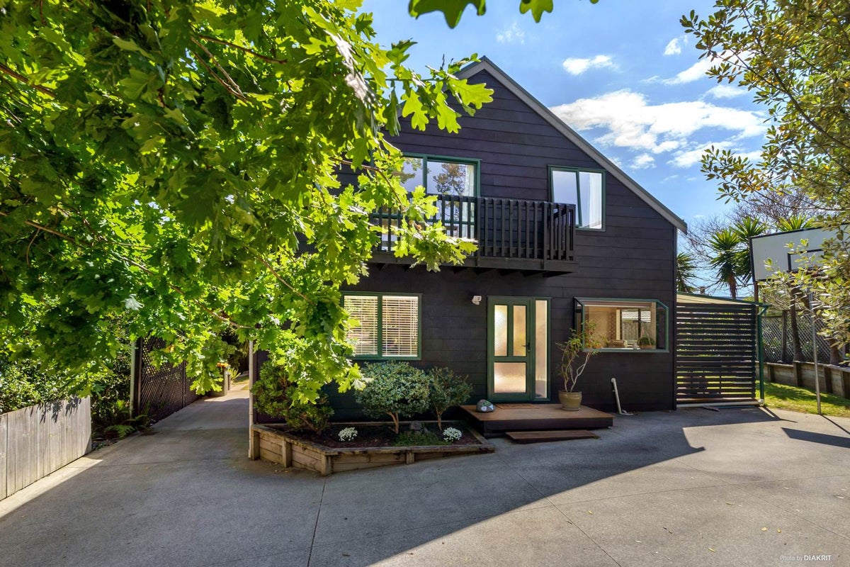 22A Baird Street, Howick, Auckland - Carousel 1
