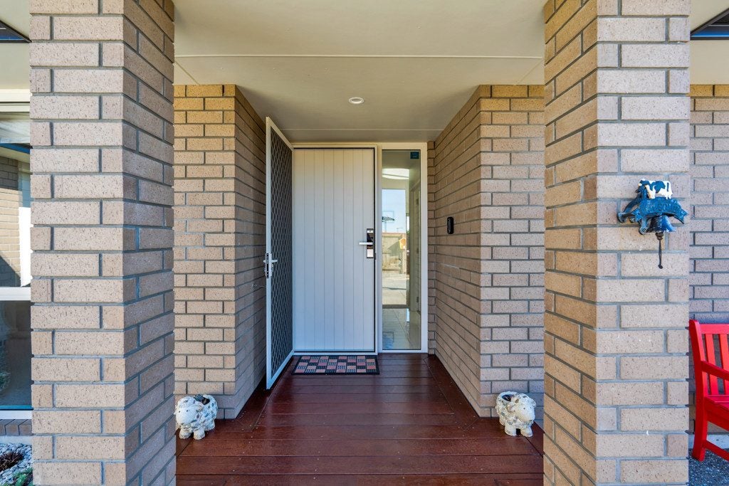 39 Papawhero Drive, Bell Block, New Plymouth - Carousel 2