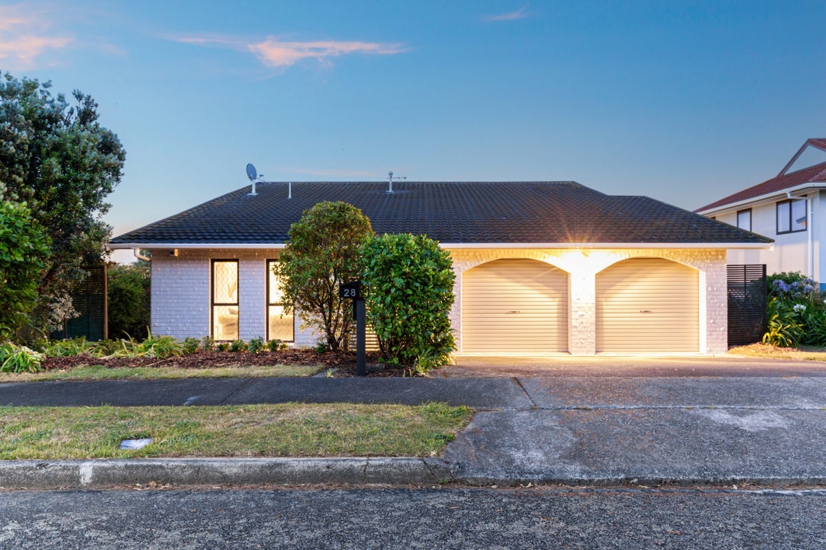 28 Mercury Way, Whitby, Porirua - Carousel 1