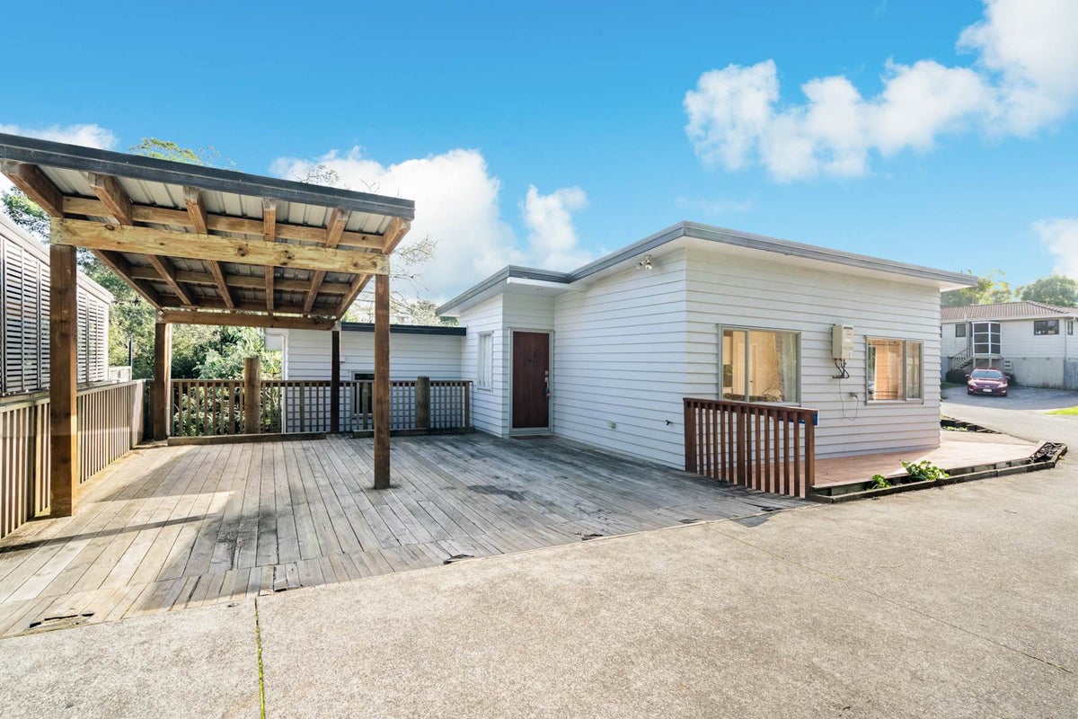 27B Rehia Road, Massey, Auckland - Carousel 17