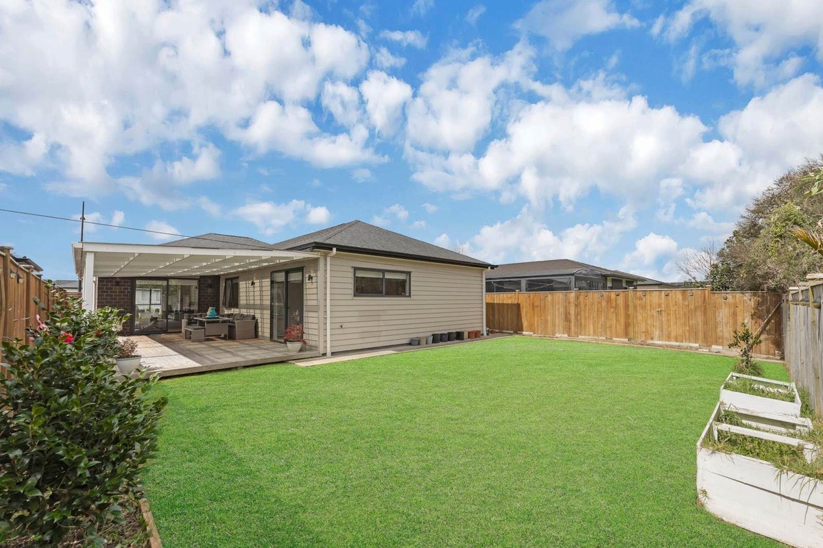 10 Earlywood Road, Ardmore, Auckland - Carousel 2