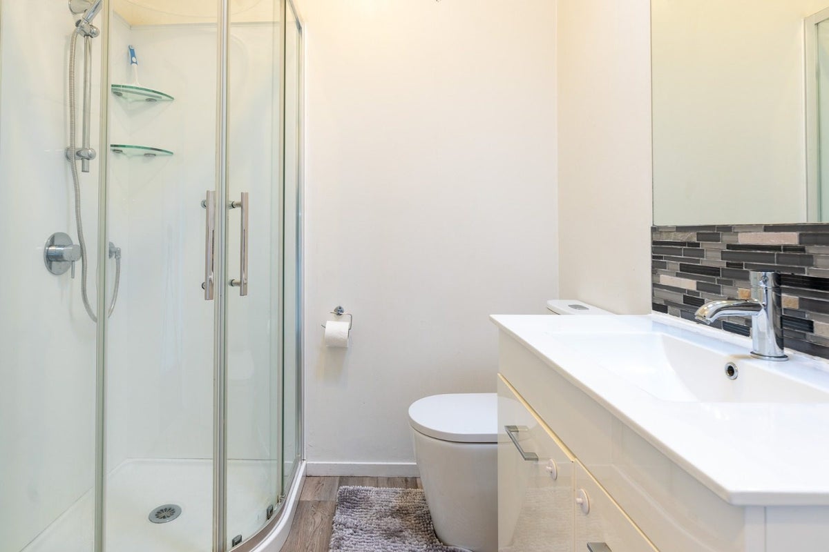 2/8 Lorraine Avenue, Owairaka, Auckland - Carousel 8