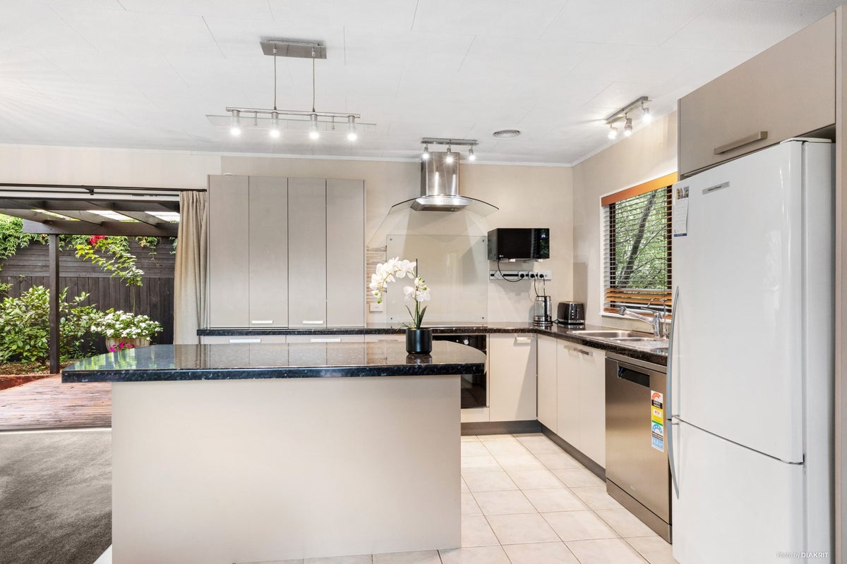 1/48 Kervil Avenue, Te Atatu Peninsula, Auckland - Carousel 2