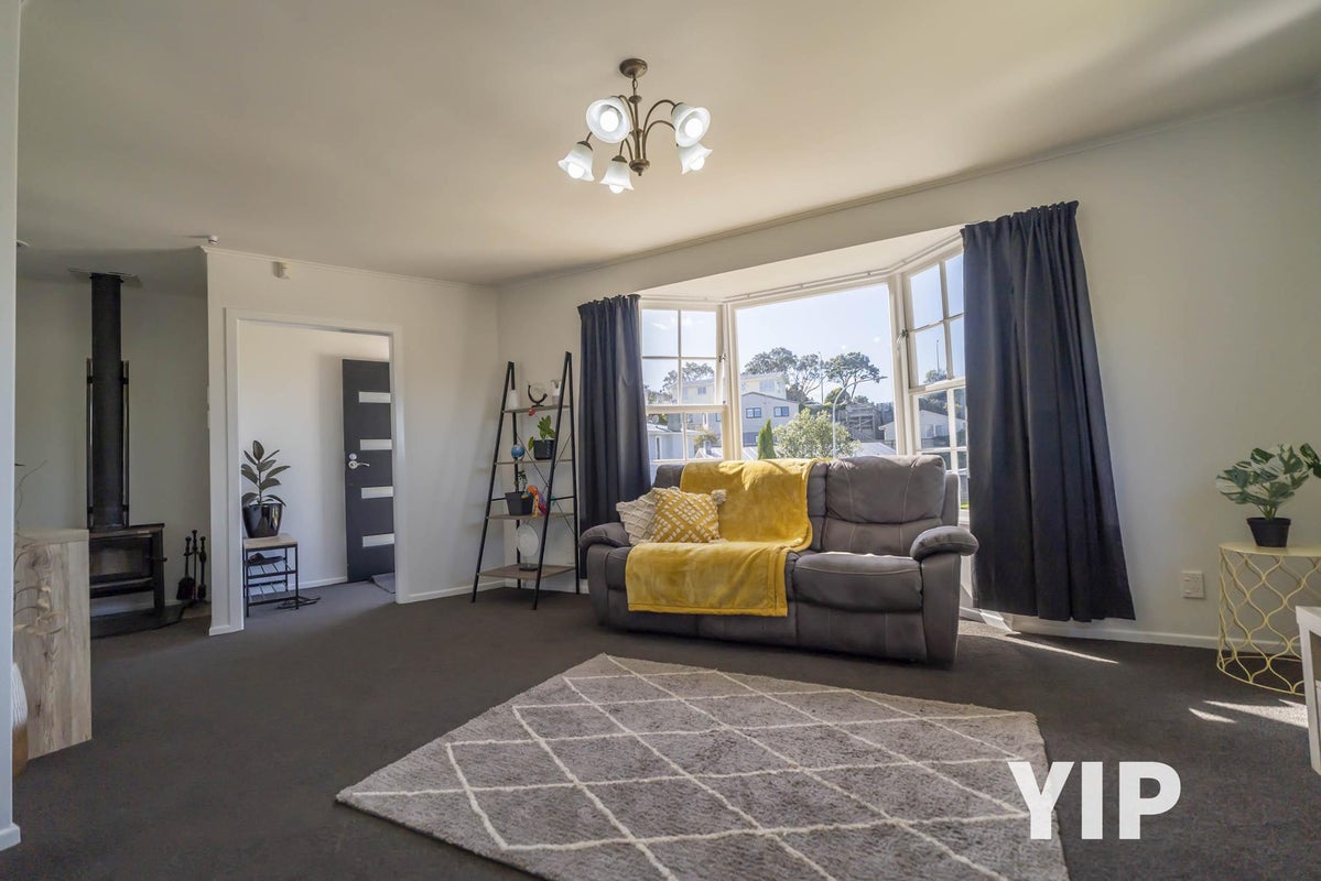 61 Batchelor Street, Newlands, Wellington - Carousel 2