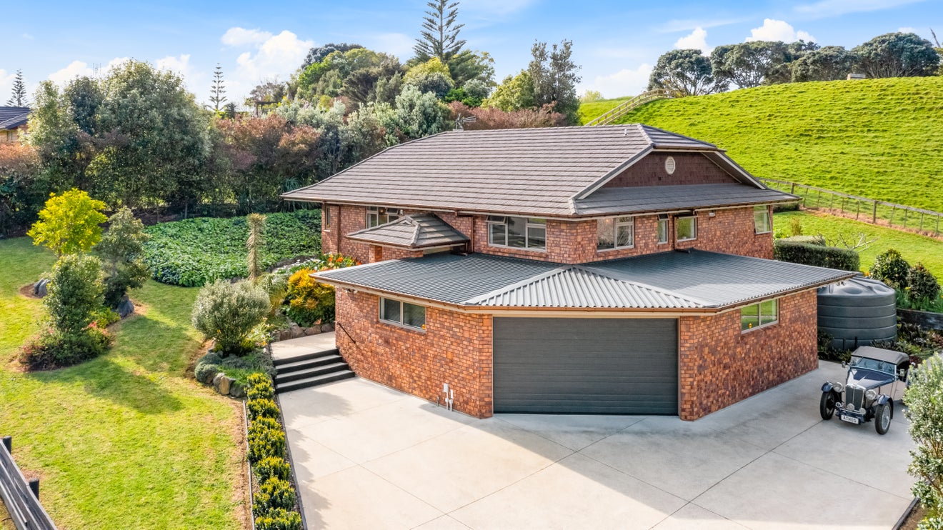 8 Springvale Road, Waiuku, Waiuku - Carousel 1