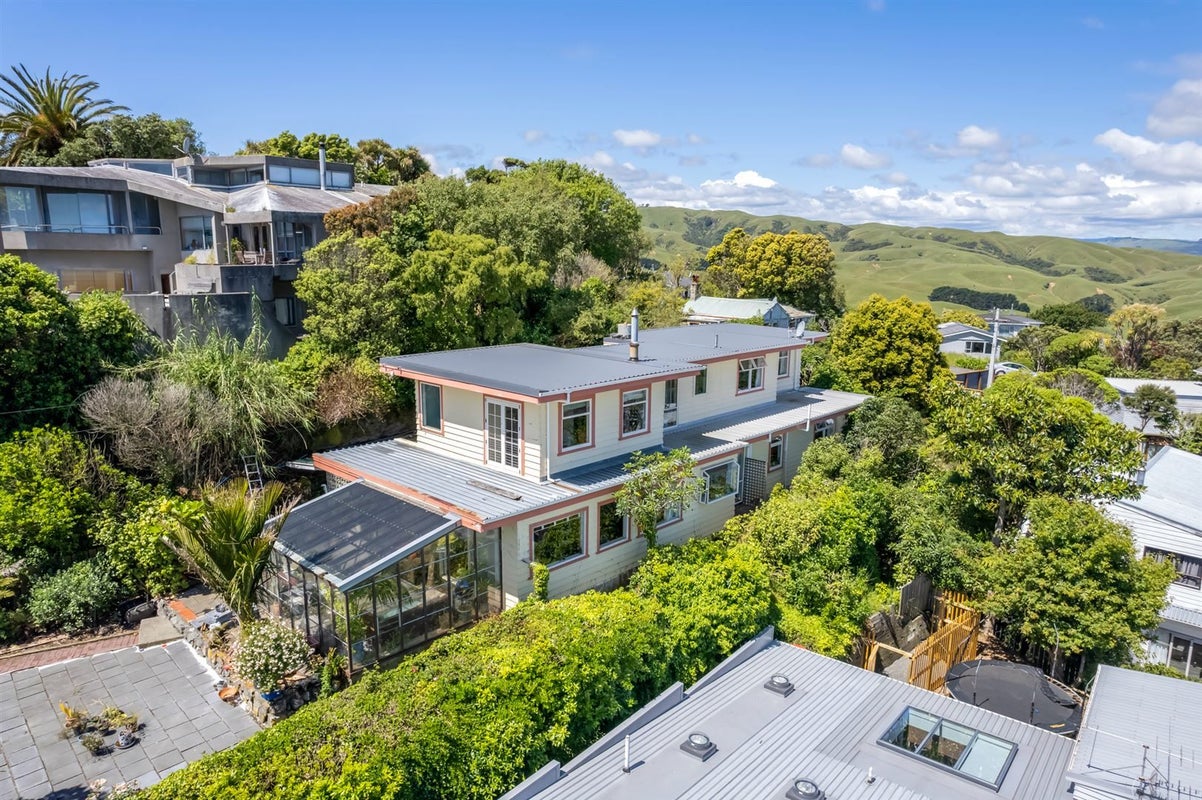 13 The Track, Plimmerton, Porirua - Carousel 33