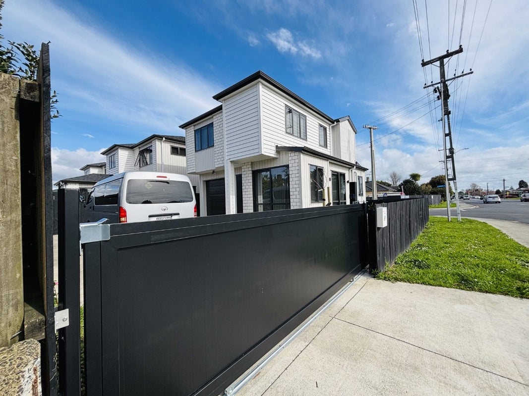 69 Clevedon Road, Papakura, Papakura - Carousel 26