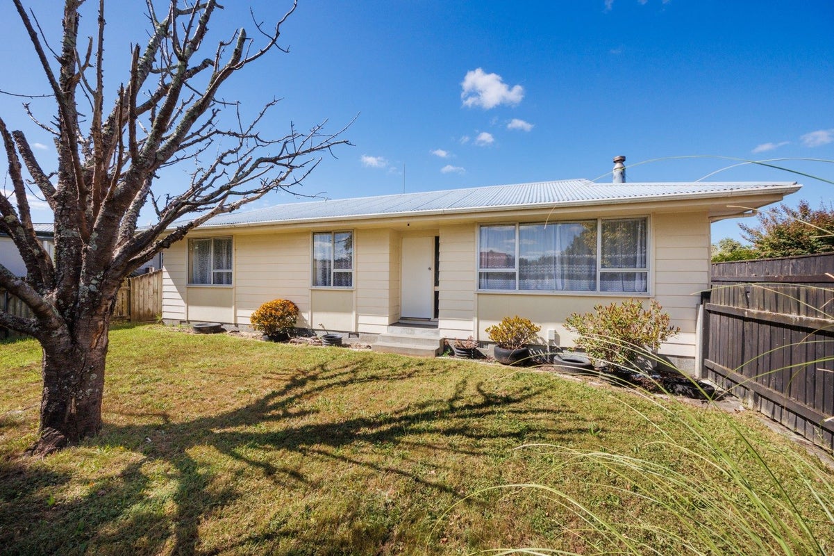 80 Benmore Avenue, Cloverlea, Palmerston North - Carousel 1