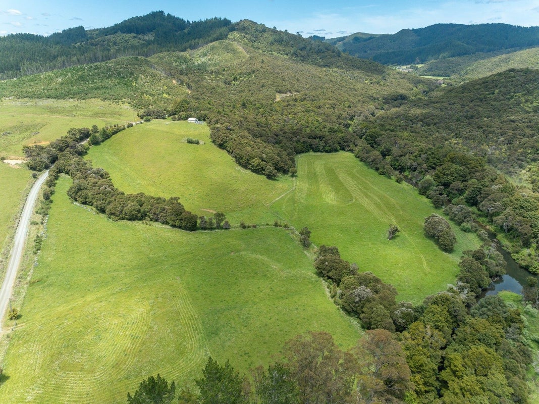 362 Sawyer Road, Mangonui, Mangonui - Carousel 1