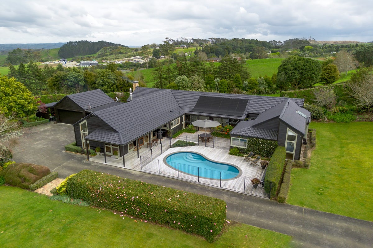 382 Razorback Road, Pokeno - Carousel 1