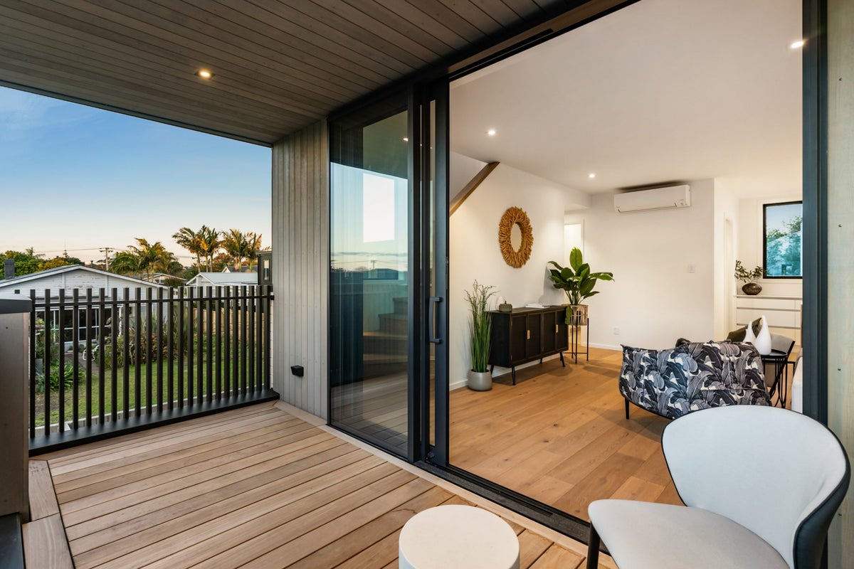 13E Walmer Road, Point Chevalier, Auckland - Carousel 2