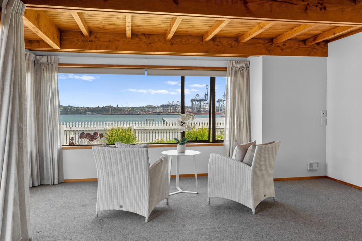 33 Queens Parade, Devonport, Auckland - Carousel 2
