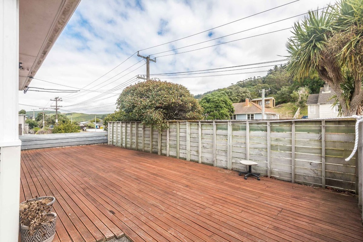 24 Franklyn Road, Tawa, Wellington - Carousel 10