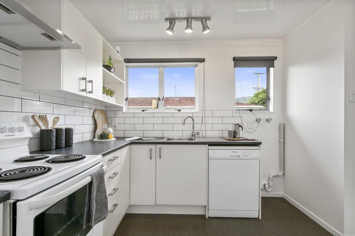 48B WHITES LINE WEST, Woburn, Lower Hutt - Carousel 2