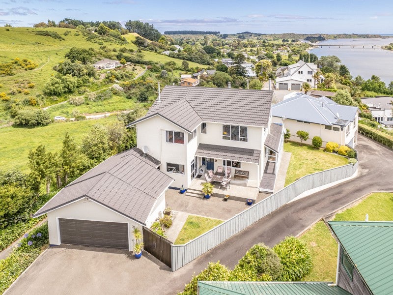 70 Hipango Terrace, Durie Hill, Whanganui - Carousel 1