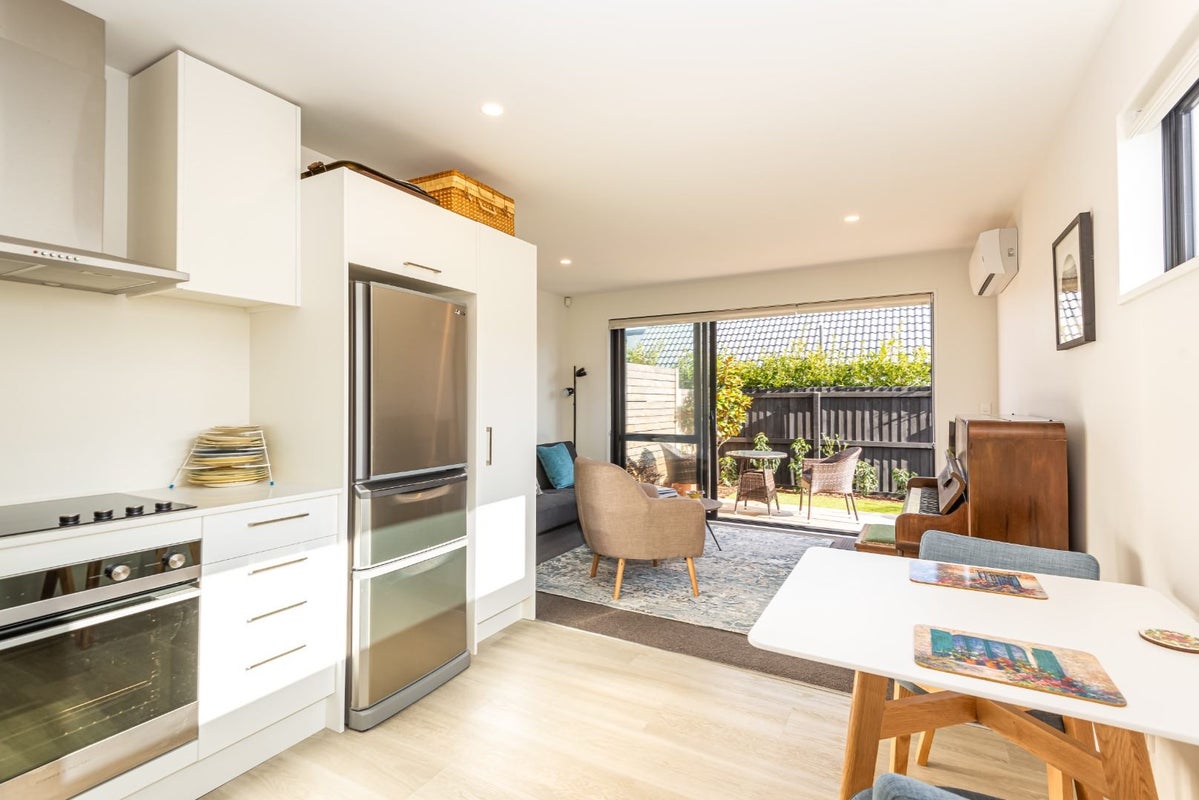 1/140 Leinster Road, Merivale, Christchurch - Carousel 2
