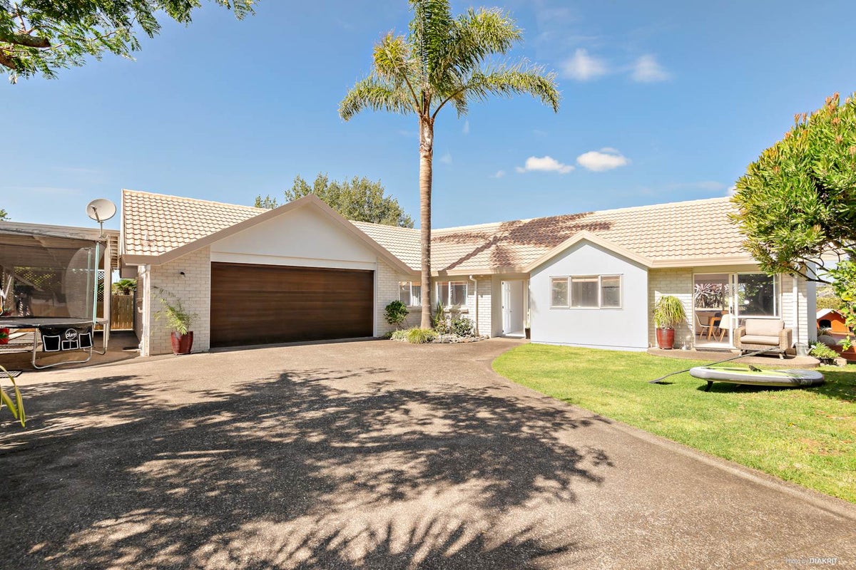 63 Maygrove Drive, Orewa, Orewa - Carousel 2