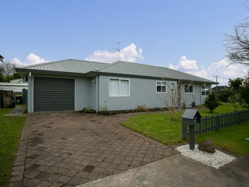 2 Hilliard Place, Leamington, Cambridge - Carousel 26