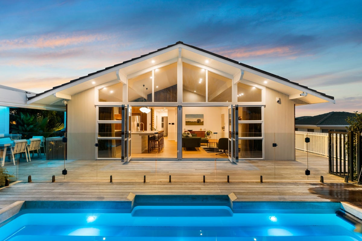 15 Ripon Crescent, Meadowbank, Auckland - Carousel 2