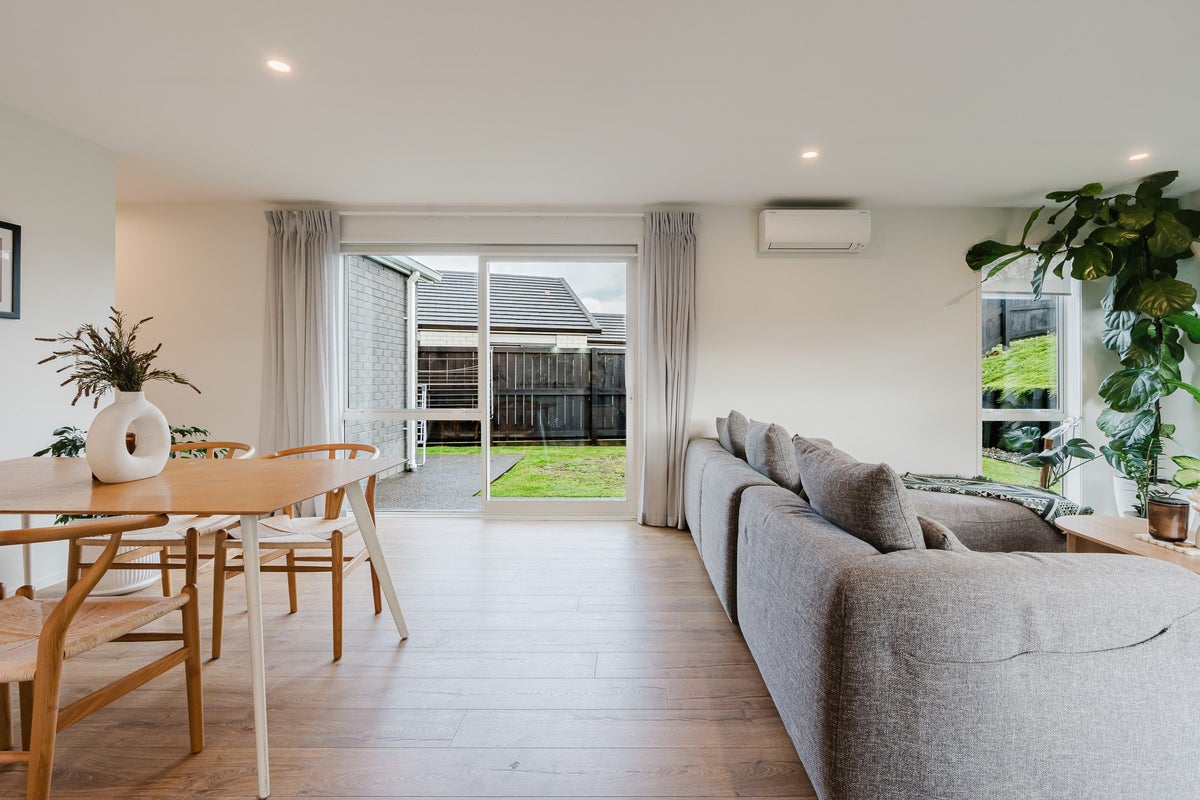 13 Temepara Drive, Temple View, Hamilton - Carousel 2