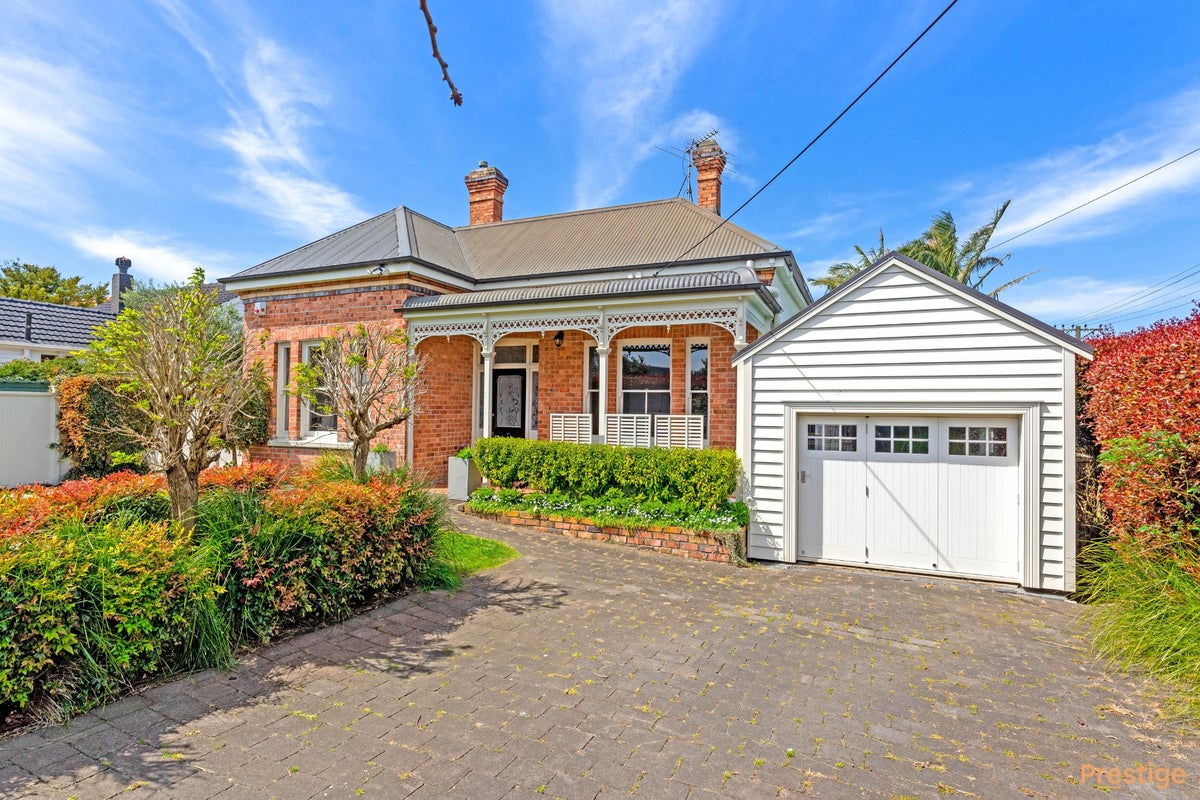 14 Eversleigh Road, Belmont, Auckland - Carousel 1