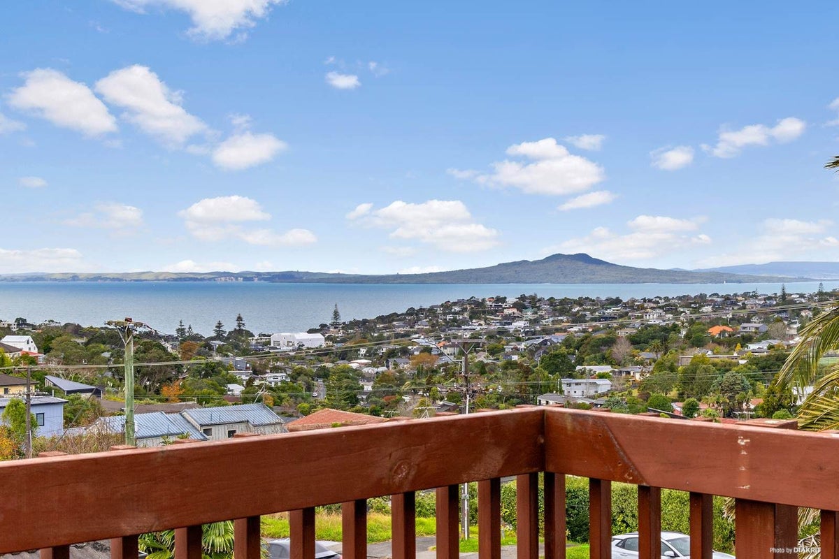 95A Sunrise Avenue, Murrays Bay, Auckland - Carousel 2