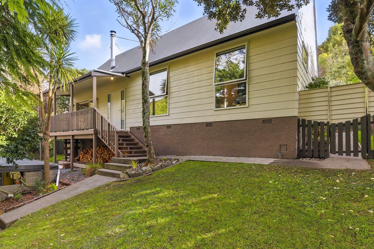 98 Leinster Avenue, Raumati South, Paraparaumu - Carousel 31