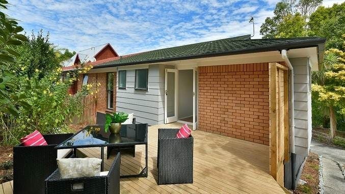 2/2 Orewa Street, Torbay, Auckland - Carousel 1