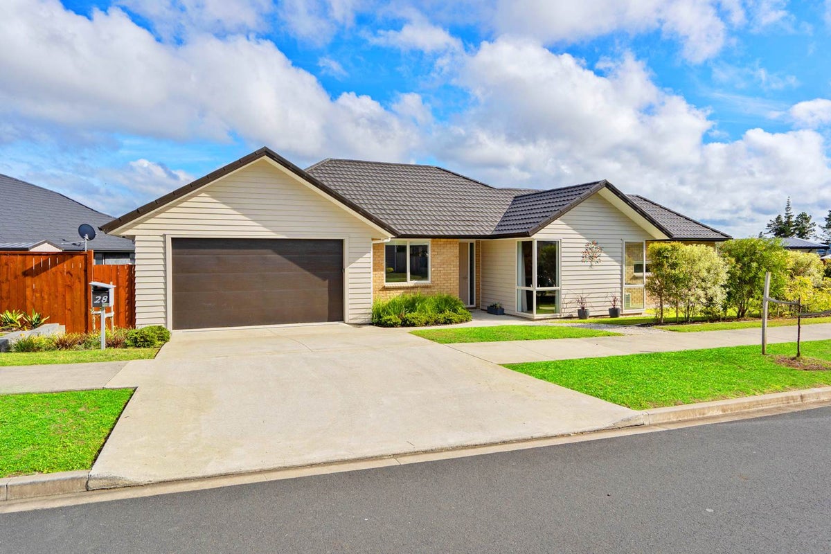 28 Gumdigger Rise, Silverdale, Silverdale - Carousel 1
