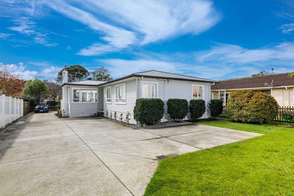 685 Swanson Road, Swanson, Auckland - Carousel 1
