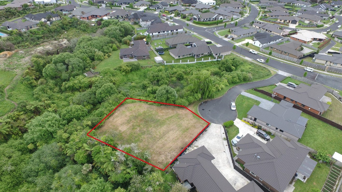 206 Saint James Drive, Huntington, Hamilton - Carousel 1
