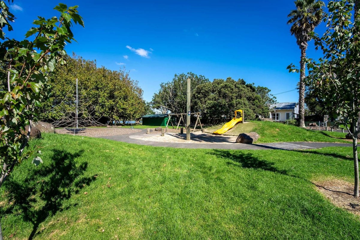 2/224 Princes Street East, Otahuhu, Auckland - Carousel 27