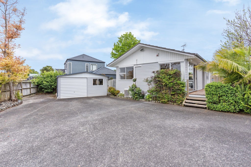 1/7 Studfall Street, Pakuranga Heights, Auckland - Carousel 1