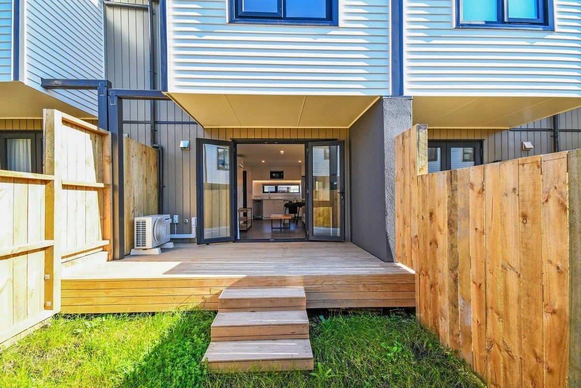 89 Te Puketoka Lane, Mangere, Auckland - Carousel 1