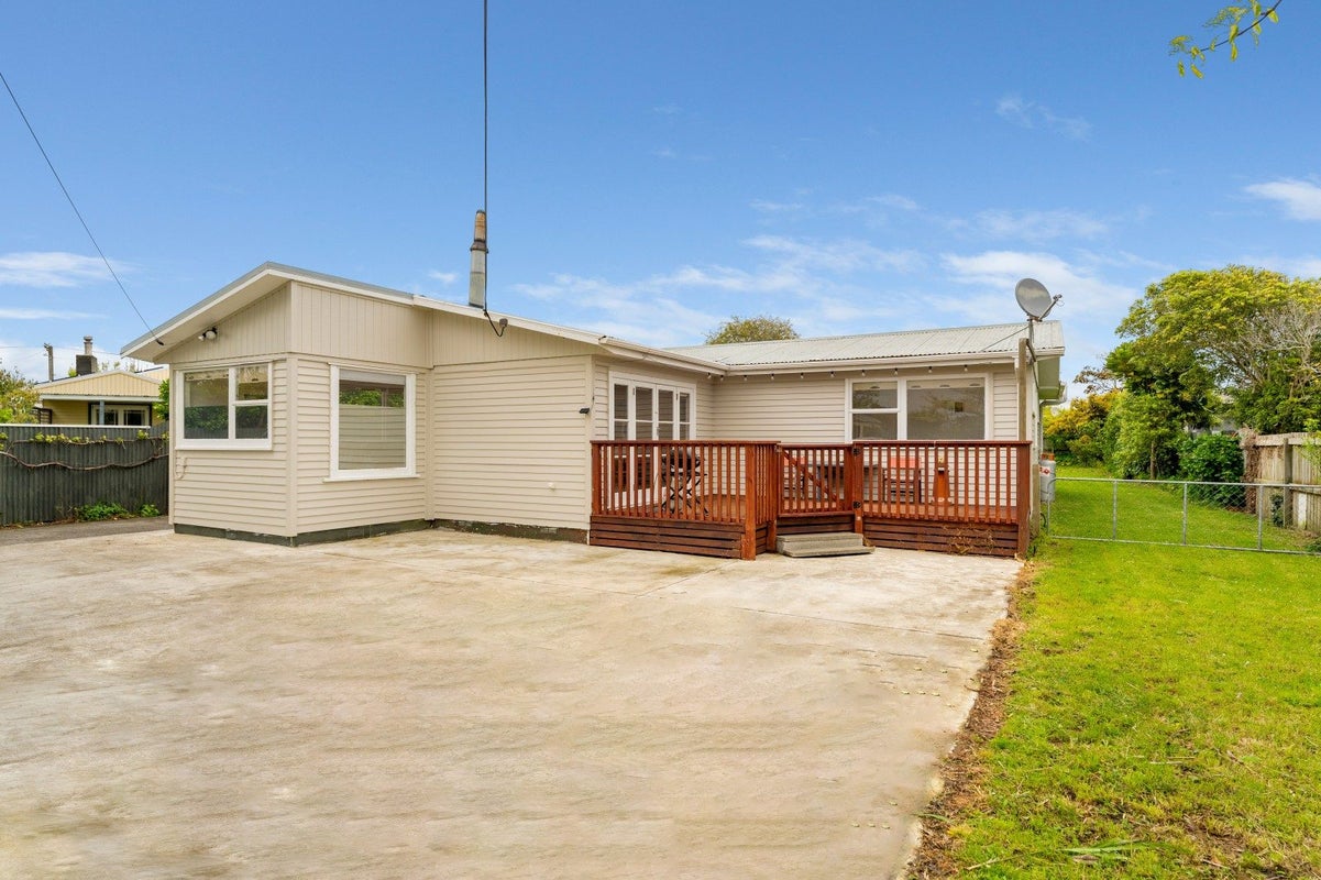103 Atkinson Avenue, Otaki Beach, Otaki - Carousel 1