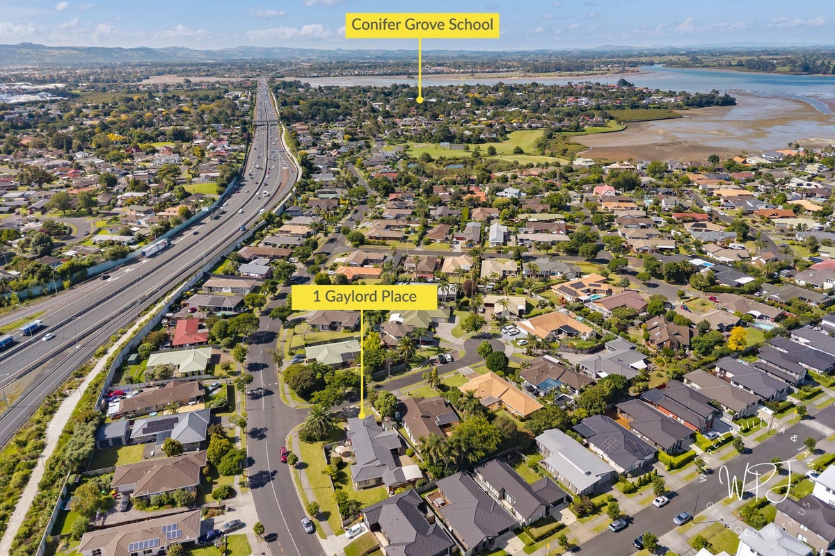 1 Gaylord Place, Conifer Grove, Papakura, Auckland - Carousel 30