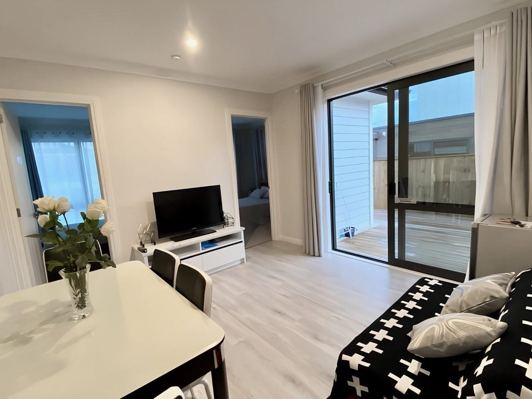 7 Whawhaki Road, Beachlands, Auckland - Carousel 1