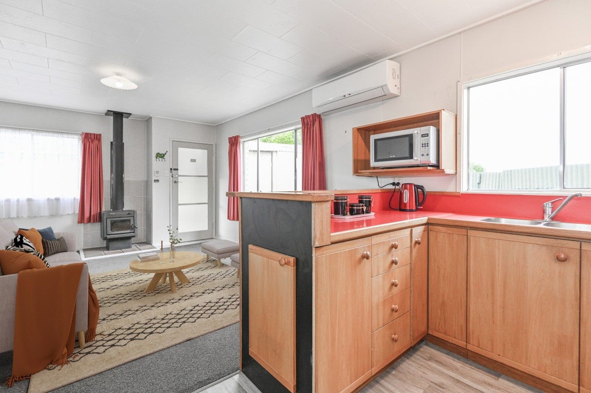 607A Collinge Road, Mayfair, Hastings - Carousel 1