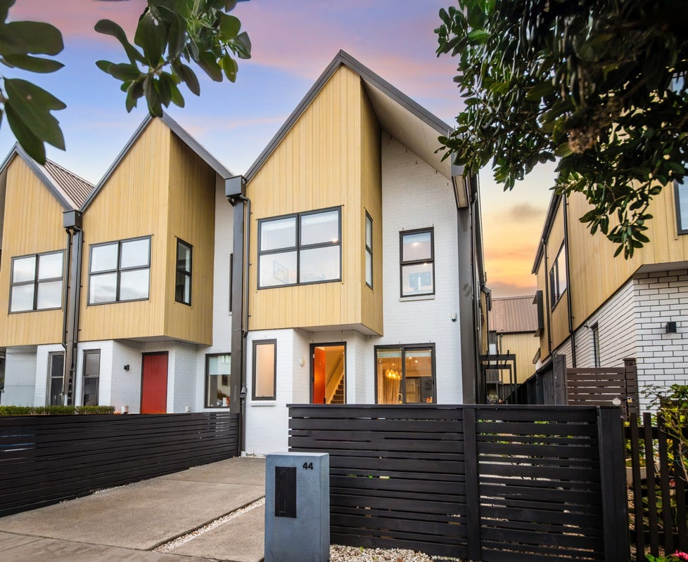 44 Glidepath Road, Hobsonville, Auckland - Carousel 1